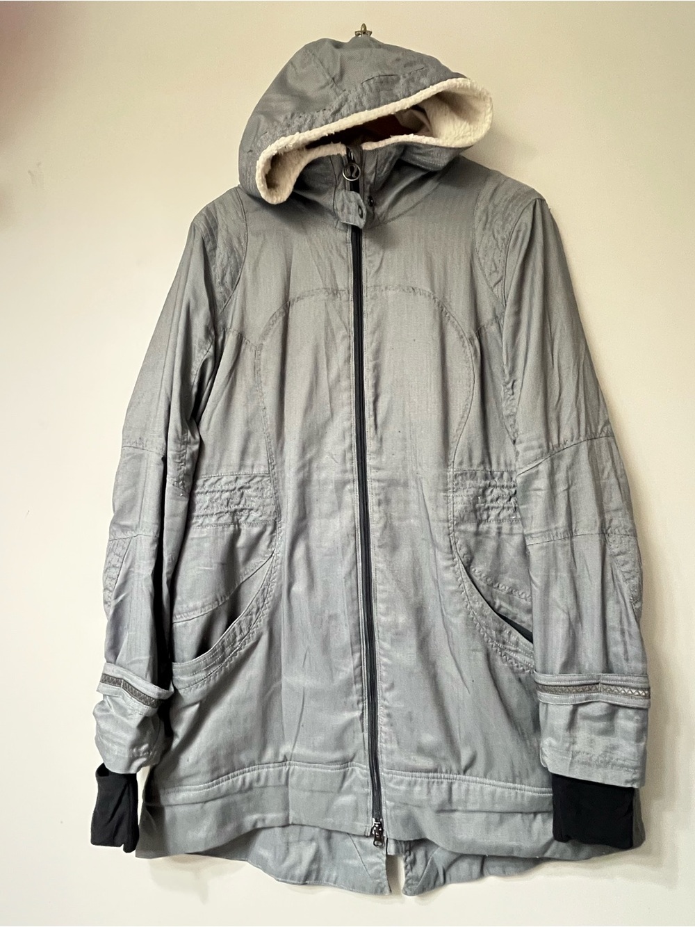 Lululemon Apres Run Anorak 12